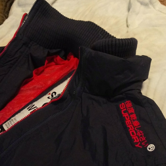 Like new Superdry Windcheater - Picture 2 of 8